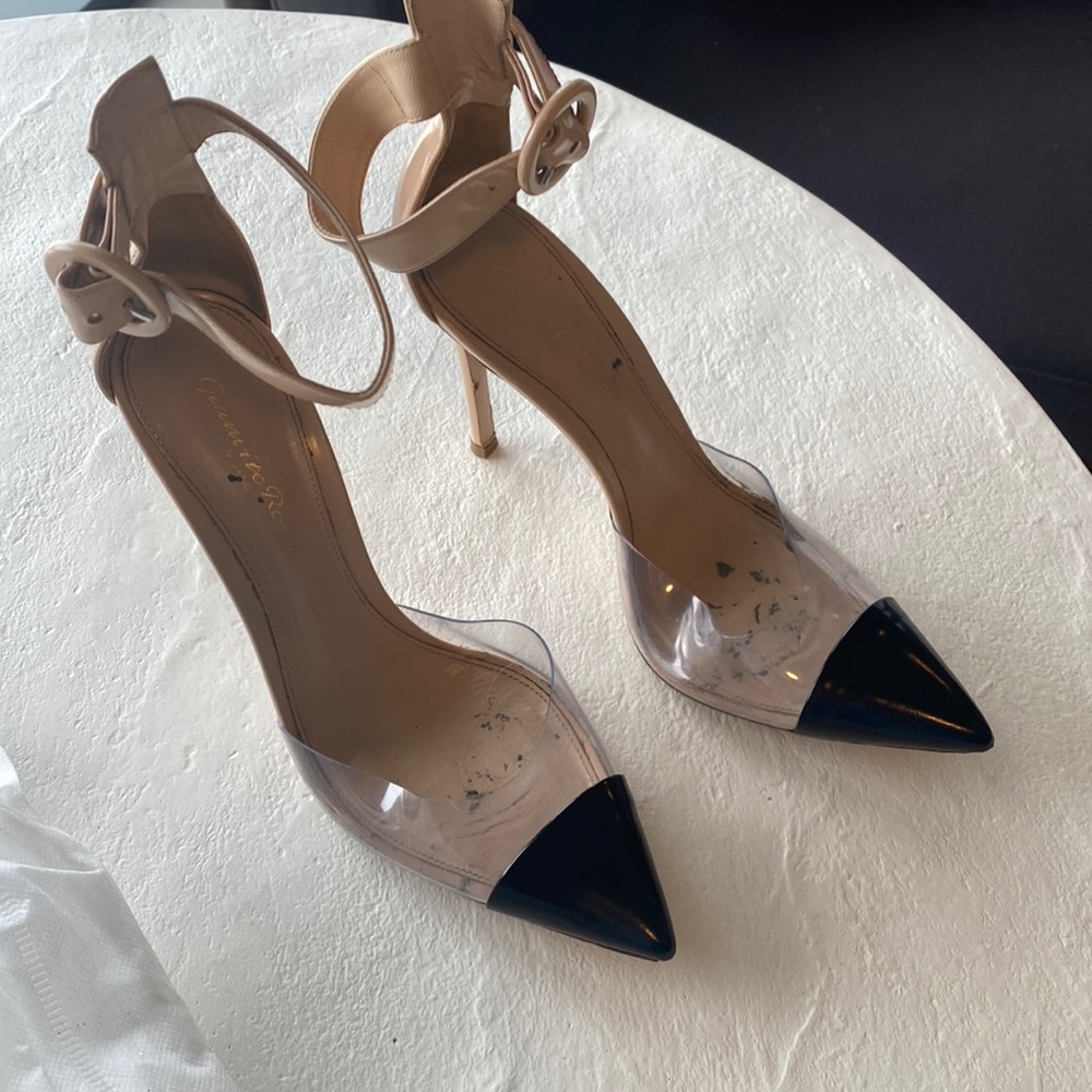 Gianvito Rossi pump